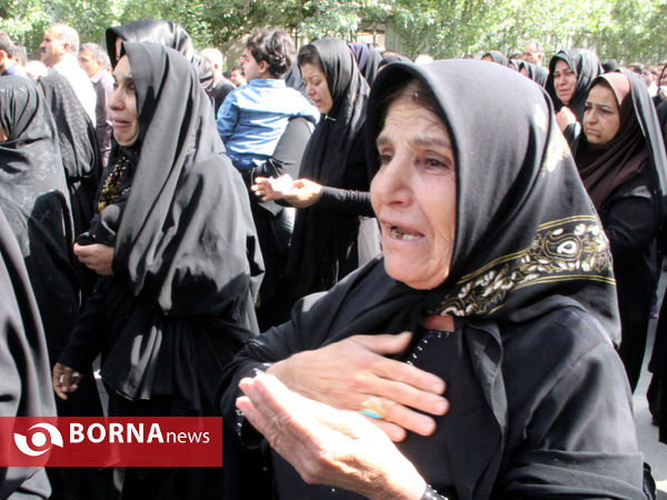 تشییع پیکر امین انصاری از سربازان کشته شده در حادثه واژگونی اتوبوس در شیراز