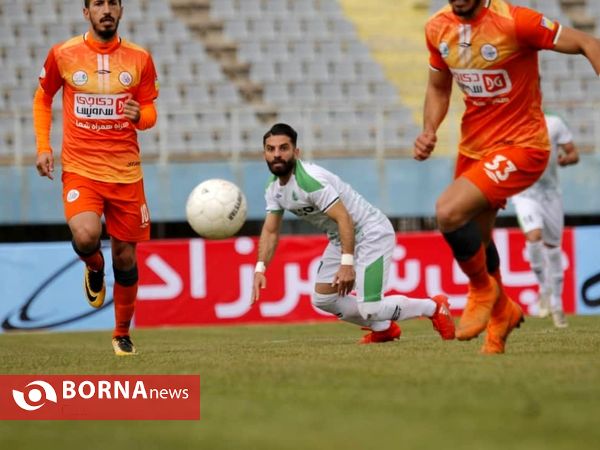 دیدار تیم های فوتبال آلومینیوم اراک - سایپا