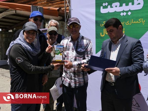 پاکسازی پیست اسکی توچال