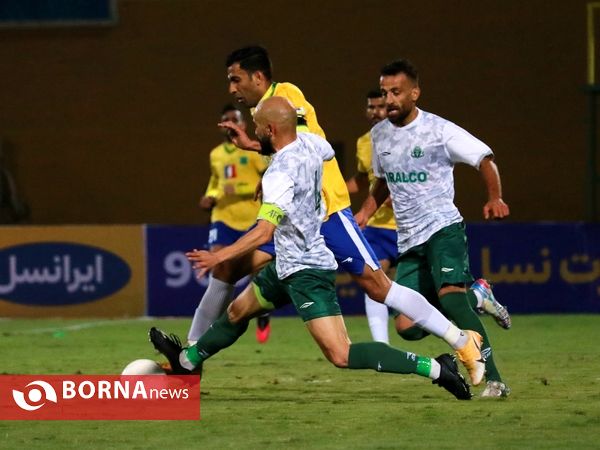 دیدار تیم های فوتبال صنعت نفت - آلومینیوم