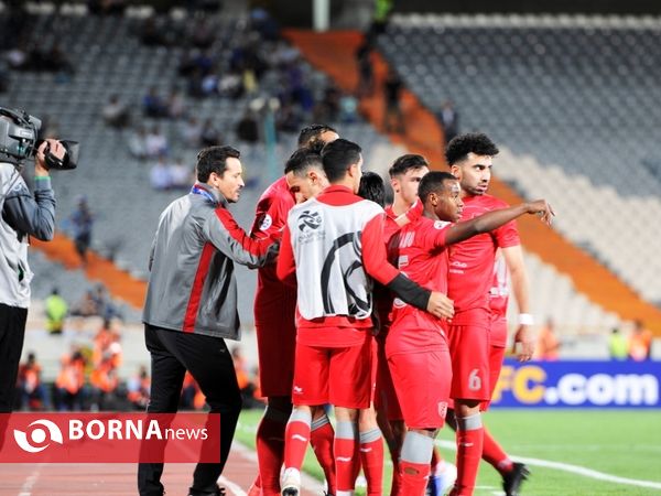 دیدار تیم های فوتبال استقلال ایران- الدوحیل قطر