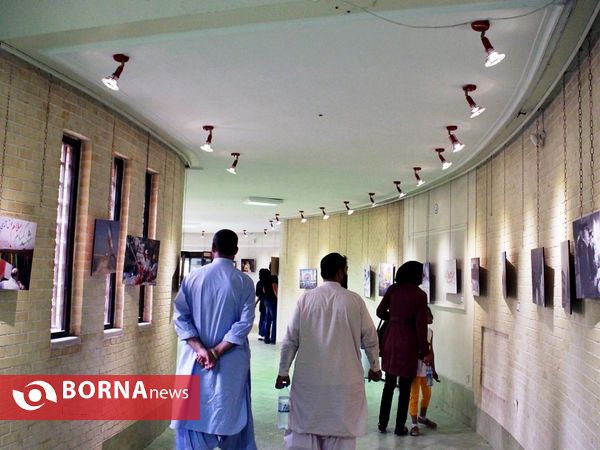 نمایشگاه آثار هنرمندان شاهد و ایثارگر استان فارس