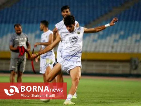 گزارش تصویری تمرین تیم فوتبال سپاهان با حضور هواداران 