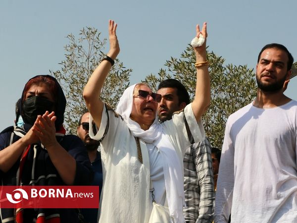 خاکسپاری جانباختگان متروپل در قطعه ورزشکاران بهشت رضای آبادان