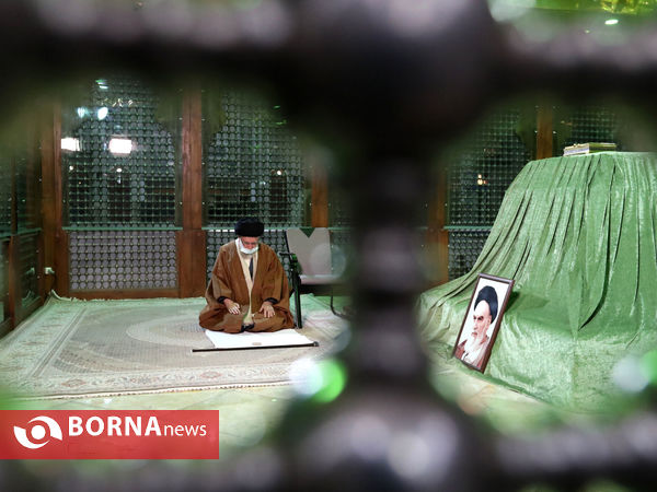 حضور رهبر انقلاب در مرقد امام خمینی(ره) و گلزار شهدا