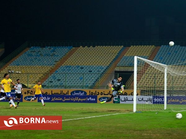 دیدار تیم های فوتبال صنعت نفت - نفت مسجدسلیمان