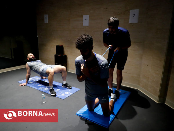تمرین استقلال در سالن وزنه