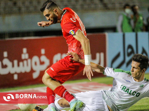 دیدار تیم های فوتبال آلومینیوم اراک-تراکتور سازی تبریز