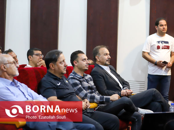 دوره دانش افزایی مربیان فوتبال پایه و مربیان مدارس فوتبال