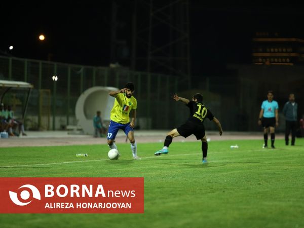 دیدار تیم های فوتبال صنعت نفت - سپاهان