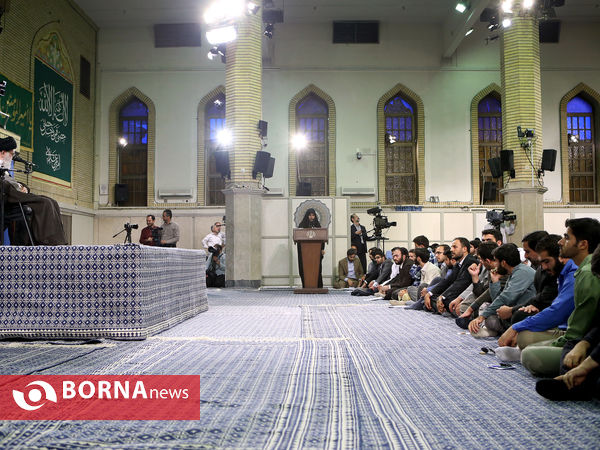 دیدار رهبر معظم انقلاب با جمعی از دانشجویان