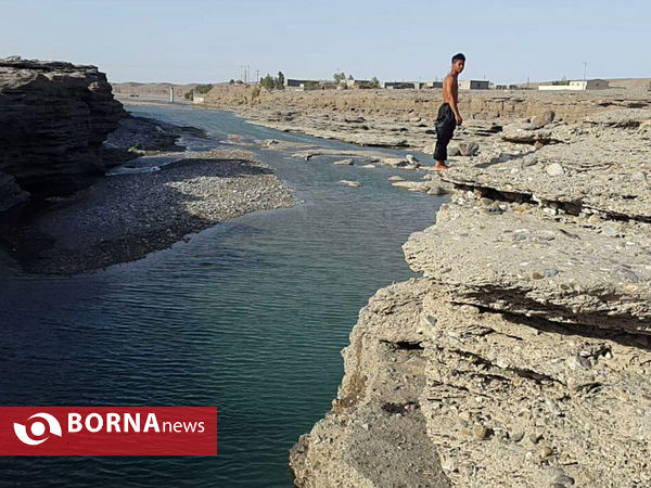مسابقات شیرجه از صخره در شهرستان دلگان