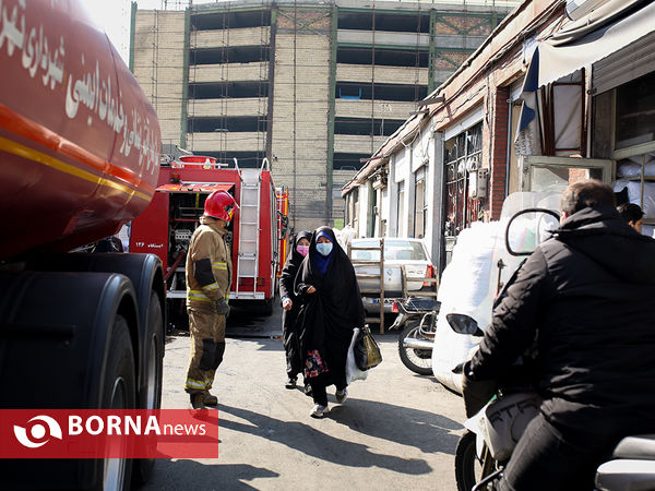 آتش سوزی انبار پنبه در خیابان مولوی تهران