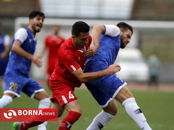 ديدار تيم هاي فوتبال سپيدرود رشت و استقلال خوزستان