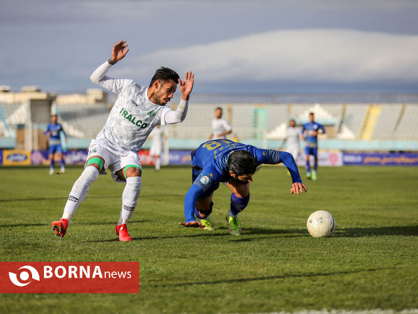 دیدار تیم های فوتبال آلومینیوم اراک- گل گهر سیرجان