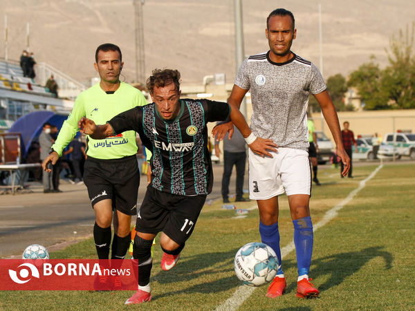 دیدار تیم های قشقایی شیراز و استقلال ملاثانی