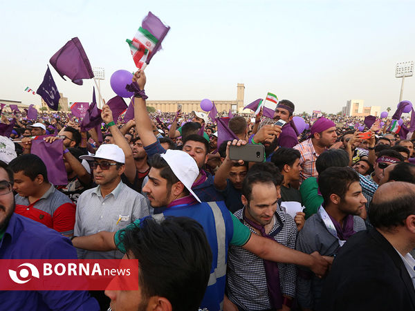 دکتر روحانی در جمع مردم اهواز