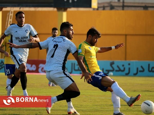 دیدار تیم های صنعت نفت - گل گهر