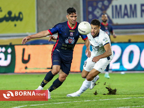 دیدار تیم های نساجی مازندران و استقلال تهران