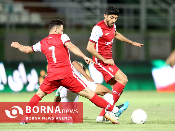 دیدار تیم های فوتبال ذوب‌آهن -پرسپولیس