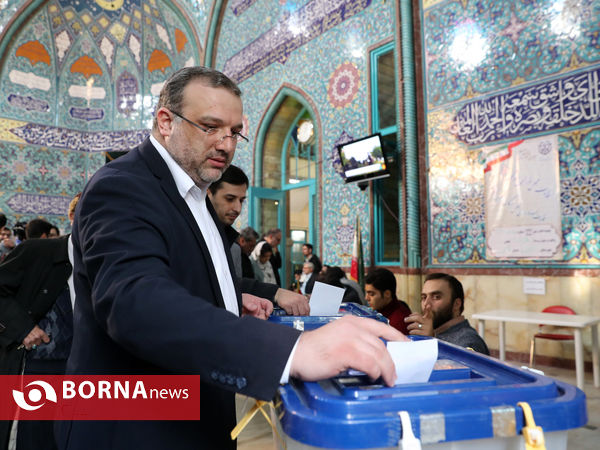 انتخابات مجلس یازدهم در حوزه های رای‌گیری تهران - حسینیه ارشاد(۲)