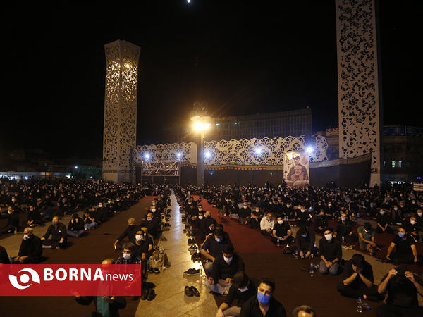 عزاداری شب تاسوعا در میدان امام حسین (ع)