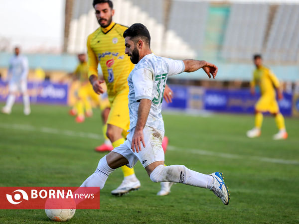 دیدار تیم‌های فوتبال آلومینیوم اراک _ فجر شهید سپاسی شیراز