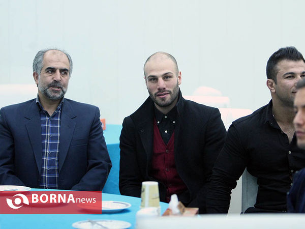 نشست صمیمی ورزشکاران و پیشکسوتان- ورزشگاه انقلاب