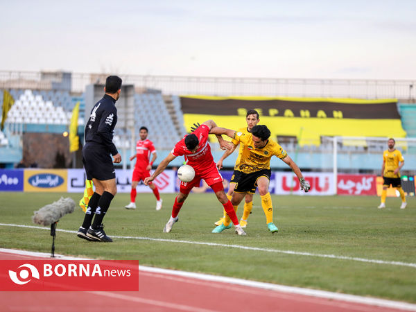 دیدار تیم های فوتبال سپاهان- پرسپولیس