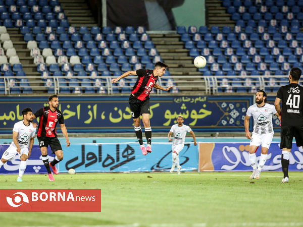 دیدار تیم های پدیده و تراکتورسازی