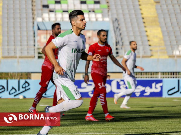 دیدار تیم های فوتبال آلومینیوم اراک-تراکتور سازی تبریز