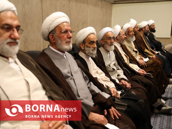 دیدار جمعی از روحانیون، مبلغان و اساتید حوزه‌های علمیه کشور با مقام معظم رهبری