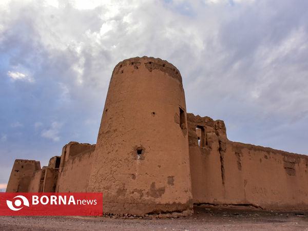 قلعه قنات خمین یا کاروانسرای گلماگرد