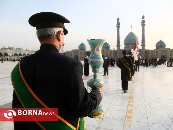 آیین تعویض پرچم گنبد مسجد مقدس جمکران