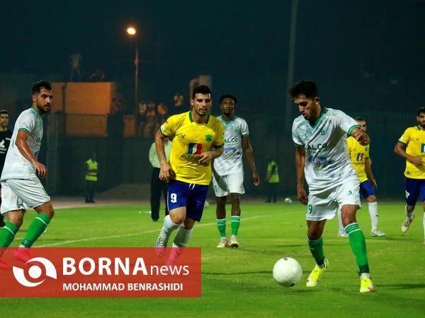 دیدار تیم های فوتبال صنعت نفت - آلومینیوم