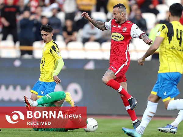دیدار تیم های فوتبال پرسپولیس - نفت مسجدسلیمان