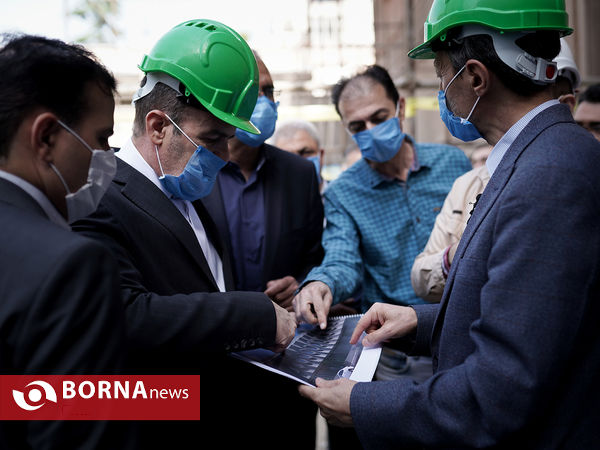 بازدید رییس بنیاد مستضعفان از موزه دفینه