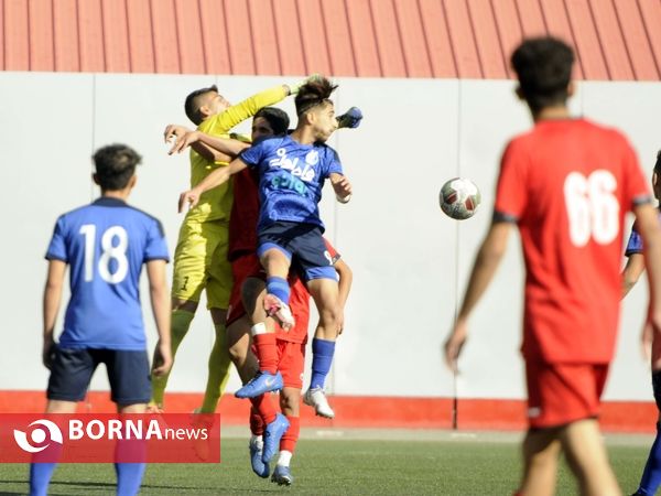 دیدار تیم‌های فوتبال نوجوانان پرسپولیس 2-  نوجوانان استقلال 0
