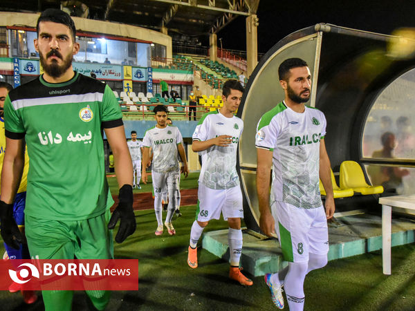 دیدار تیم های فوتبال آلومینیوم اراک-نفت مسجدسلیمان