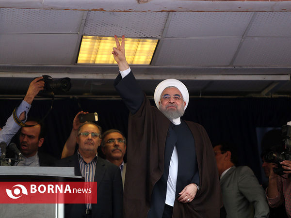 دکتر روحانی در جمع مردم اهواز
