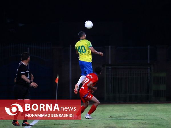 دیدار تیم های فوتبال صنعت نفت - نساجی