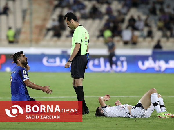 دیدار تیم های قوتبال استقلا ل۰ پیکان