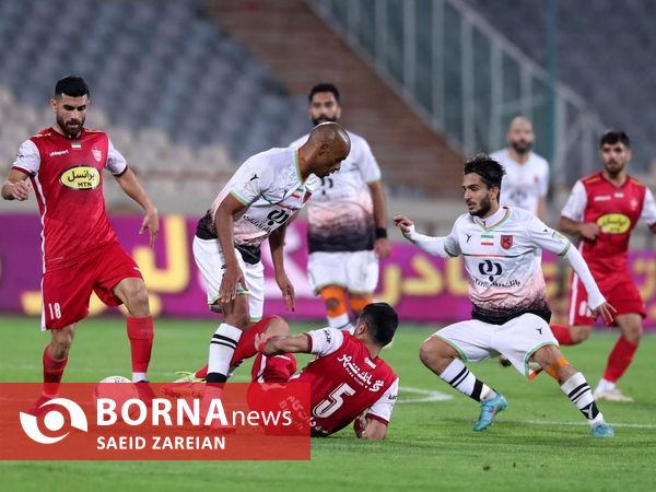 دیدار تیم های فوتبال پرسپولیس_ مس رفسنجان