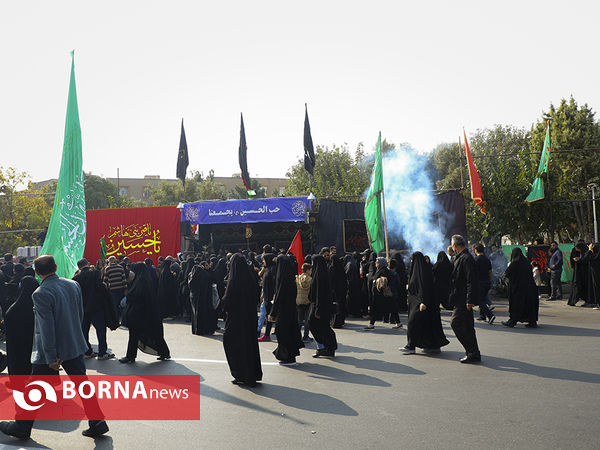 پیاده روی جاماندگان اربعین در تهران