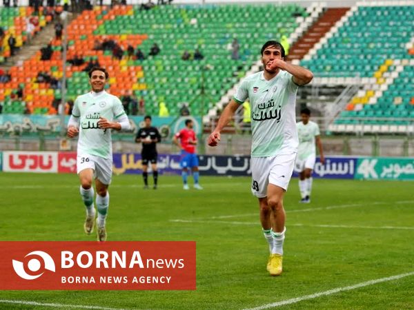 دیدار تیم های فوتبال ذوب آهن - نساجی مازندران