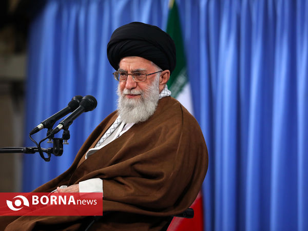 مراسم شب خاطره دفاع مقدس با حضور مقام معظم رهبری