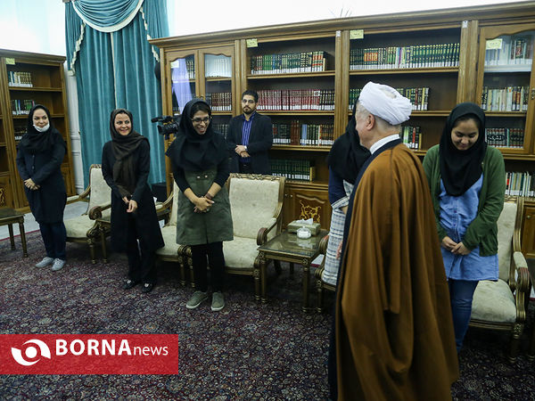 دیدار مدیران و خبرنگاران خبرگزاری برنا با رئیس مجمع تشخیص مصلحت نظام