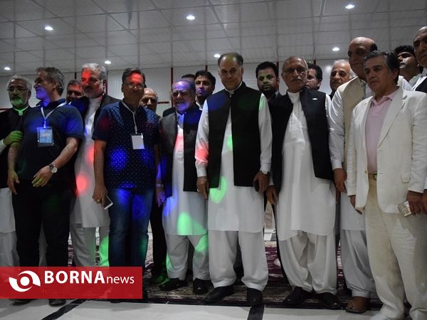 اکبر ترکان با پوشش بلوچی