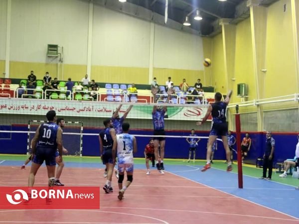 دیدار تیم های والیبال ابریشم لاهیجان _ تالار افرند شیرکوه رودبار