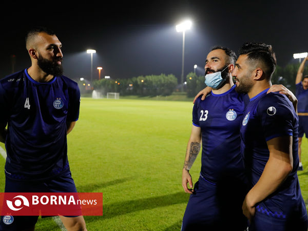 تمرین تیم فوتبال استقلال تهران در دانشگاه قطر